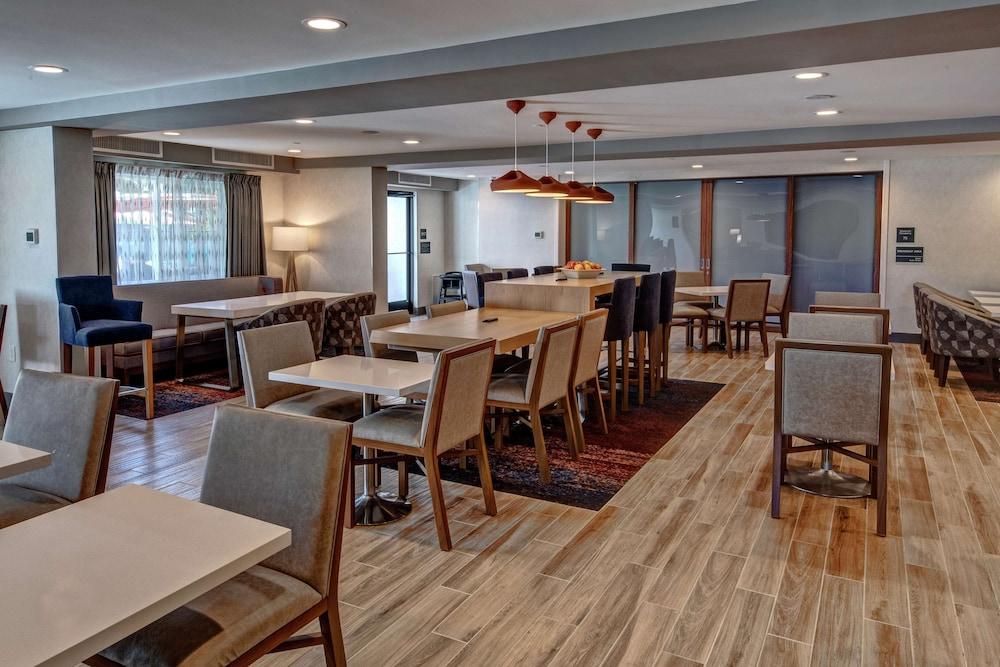 Hampton Inn Vallejo photo 23