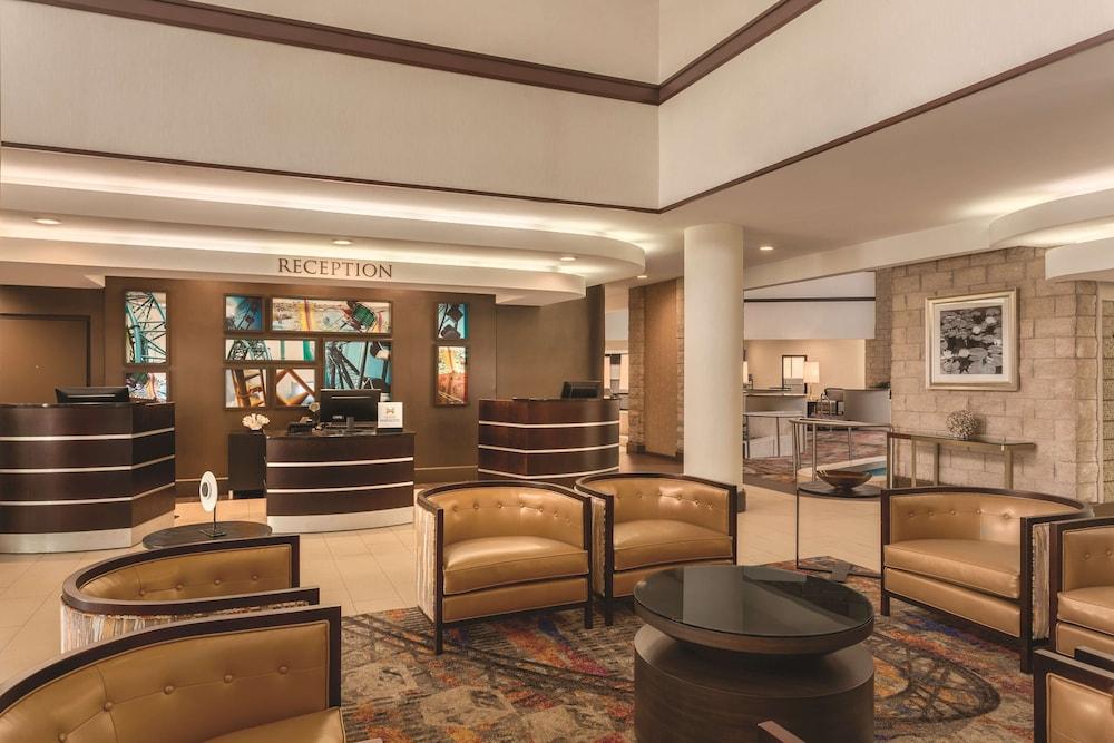 Embassy Suites by Hilton Orlando International Dr ICON Park photo 3