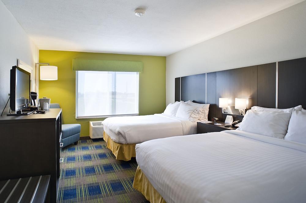 Holiday Inn Express Hotel & Suites Vermillion by IHG photo 5