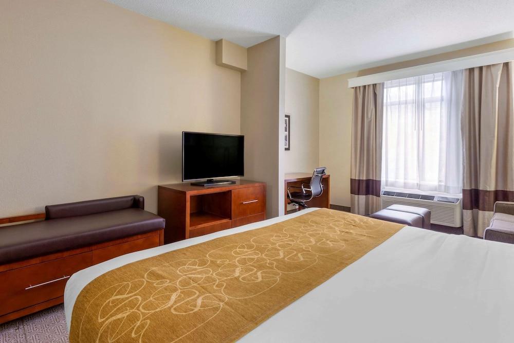 Comfort Suites Boone - University Area photo 6
