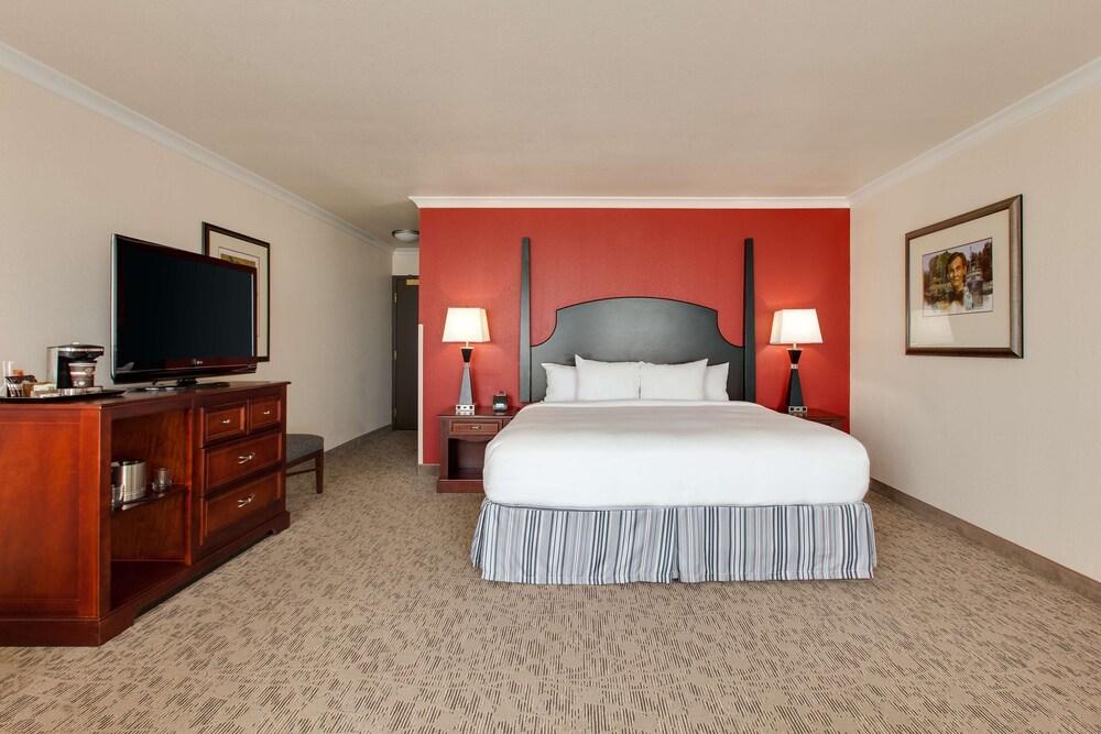 President Abraham Lincoln Springfield - DoubleTree by Hilton photo 23
