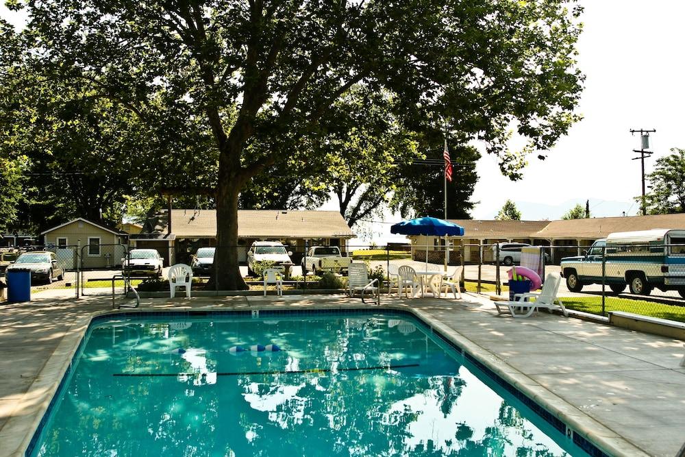 Skylark Shores Resort photo 67