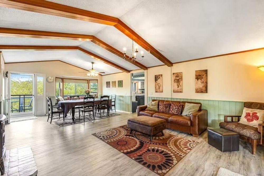 Deer Harbor Cottages photo 14