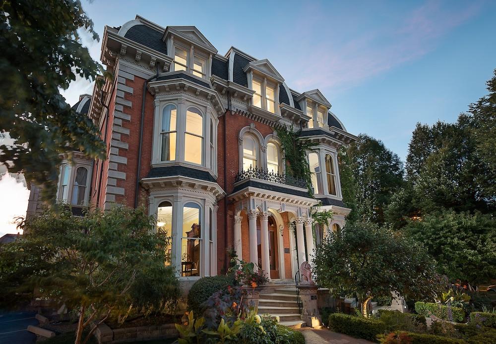 The Mansion On Delaware Ave photo 35