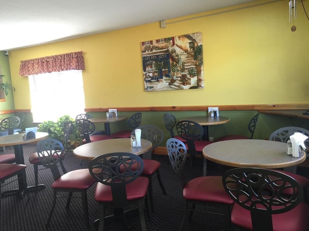 Americas Best Value Inn Garden City photo 19