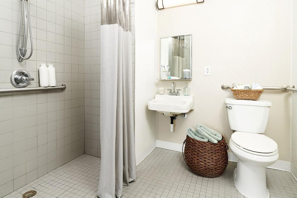 Holiday Inn Express & Suites Lancaster by IHG photo 24