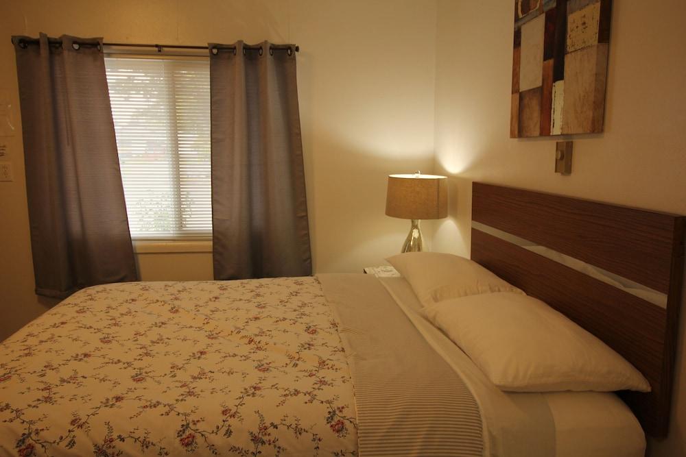 Mariner's Cove Inn photo 11