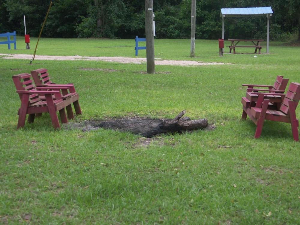 Deerwood Inn and Madison Campground photo 23