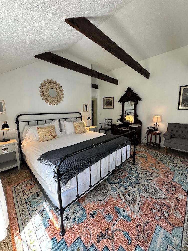 The Inn at Gristmill Square photo 20