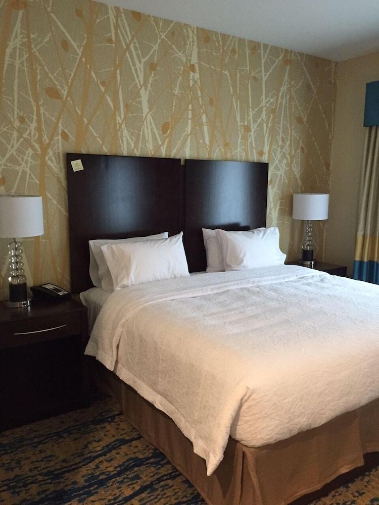 Hampton Inn & Suites Stroudsburg Pocono Mountains photo 11
