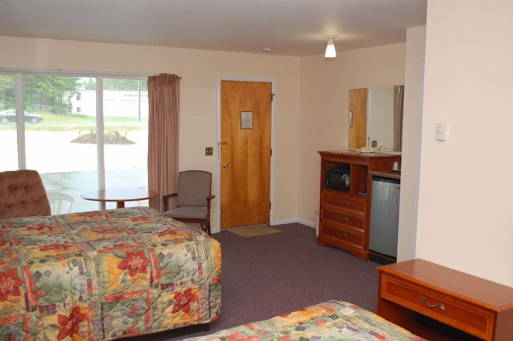 Sara Glen Motel photo 61