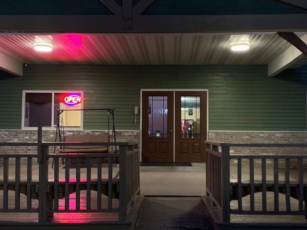 Woodlands Inn & Suites photo 40