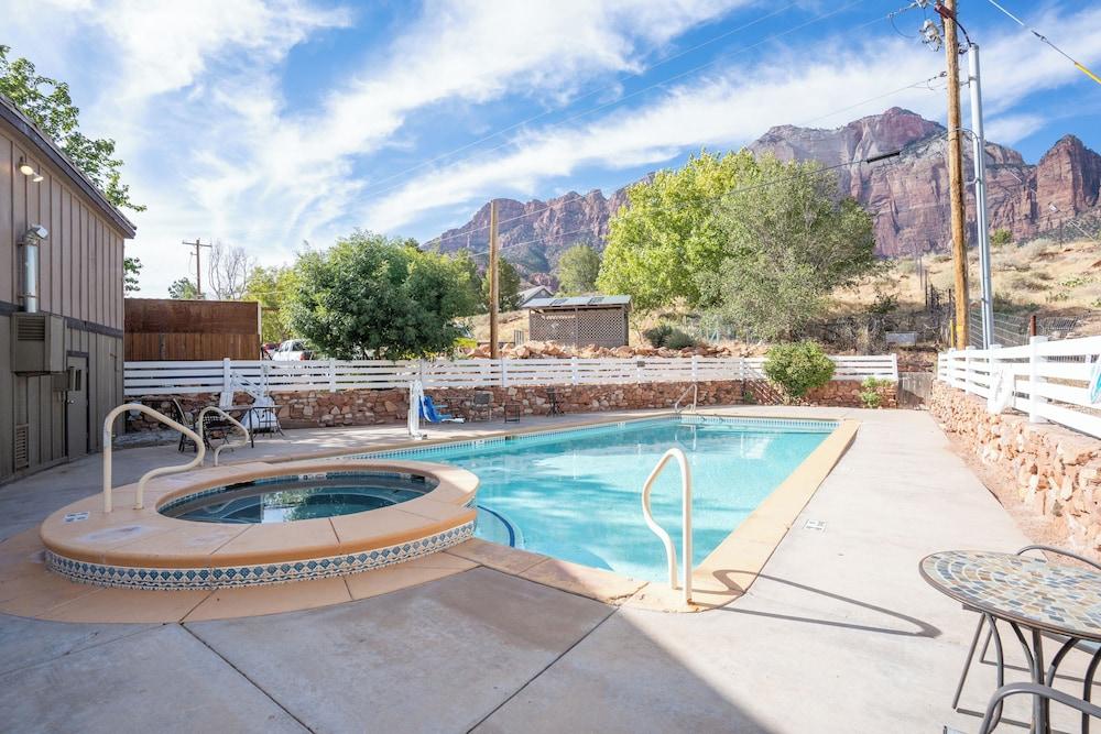 Petty Ranch Inn photo 7