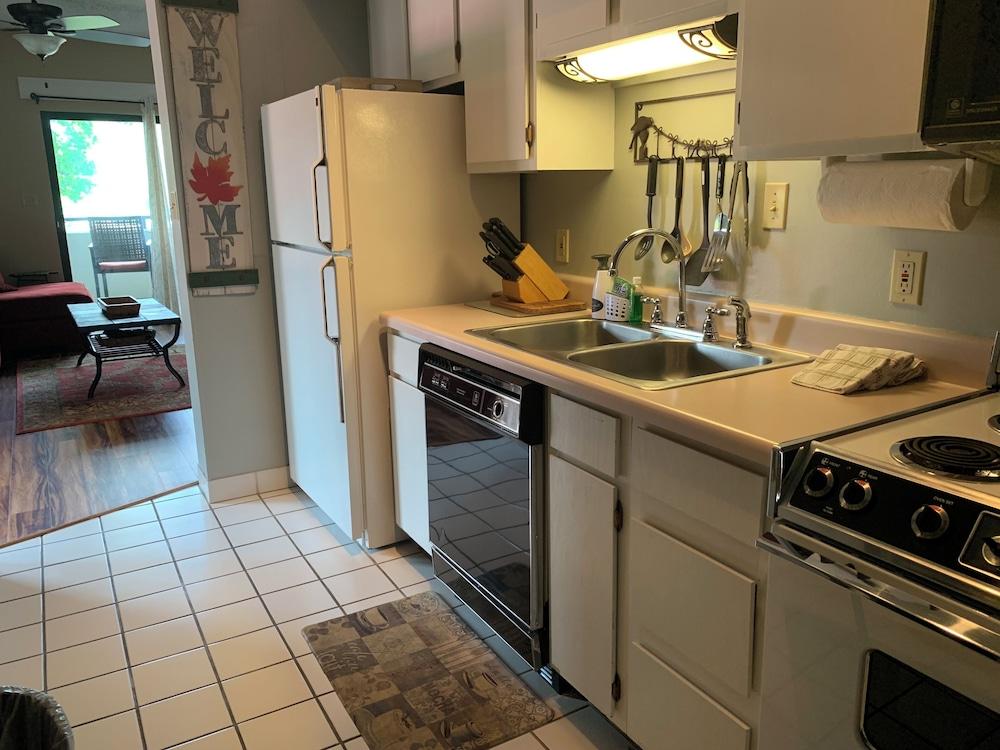 Laurel Inn Condominium photo 67