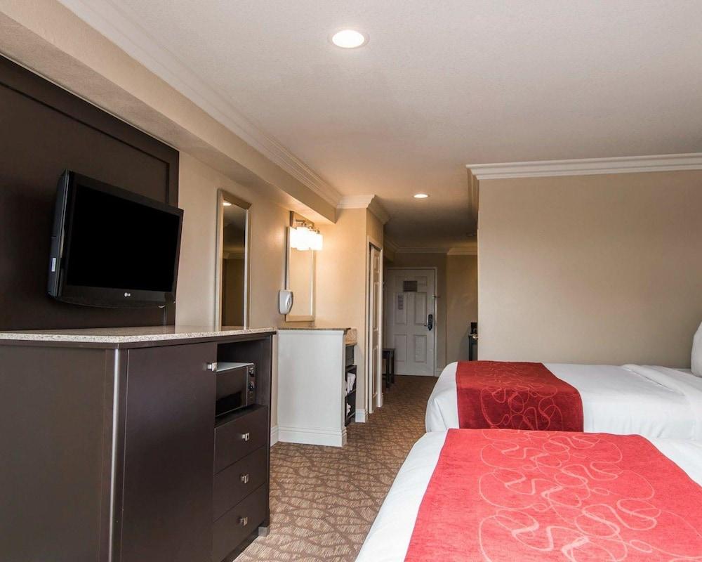 Comfort Suites San Clemente Beach photo 7