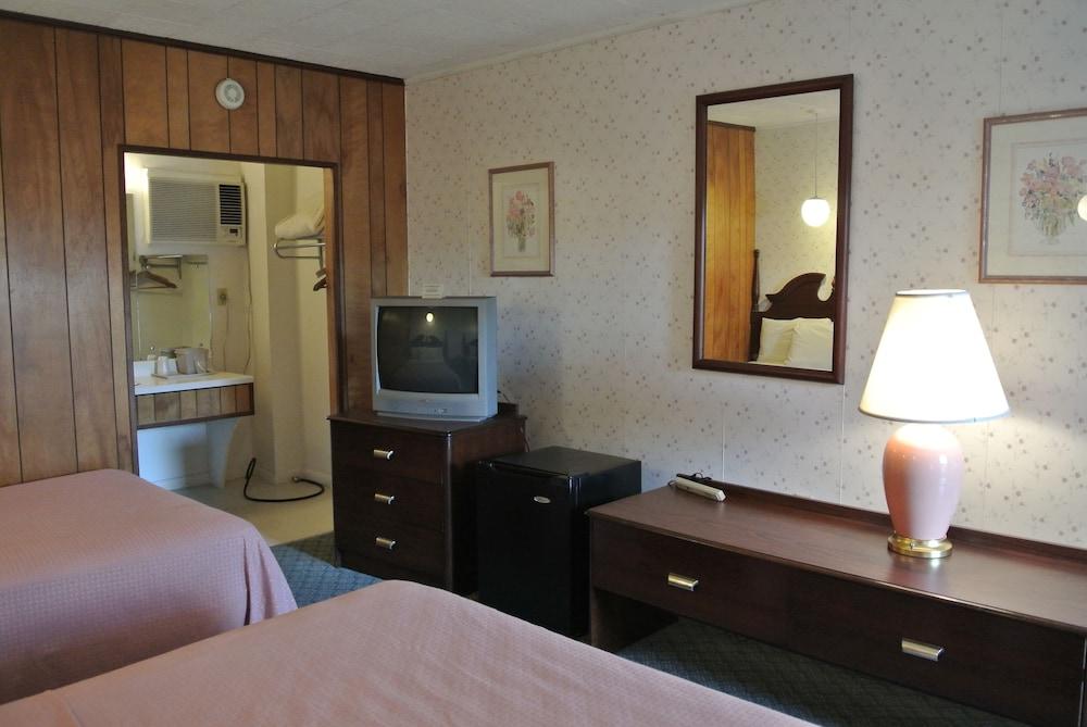 RoseWood Inn photo 38