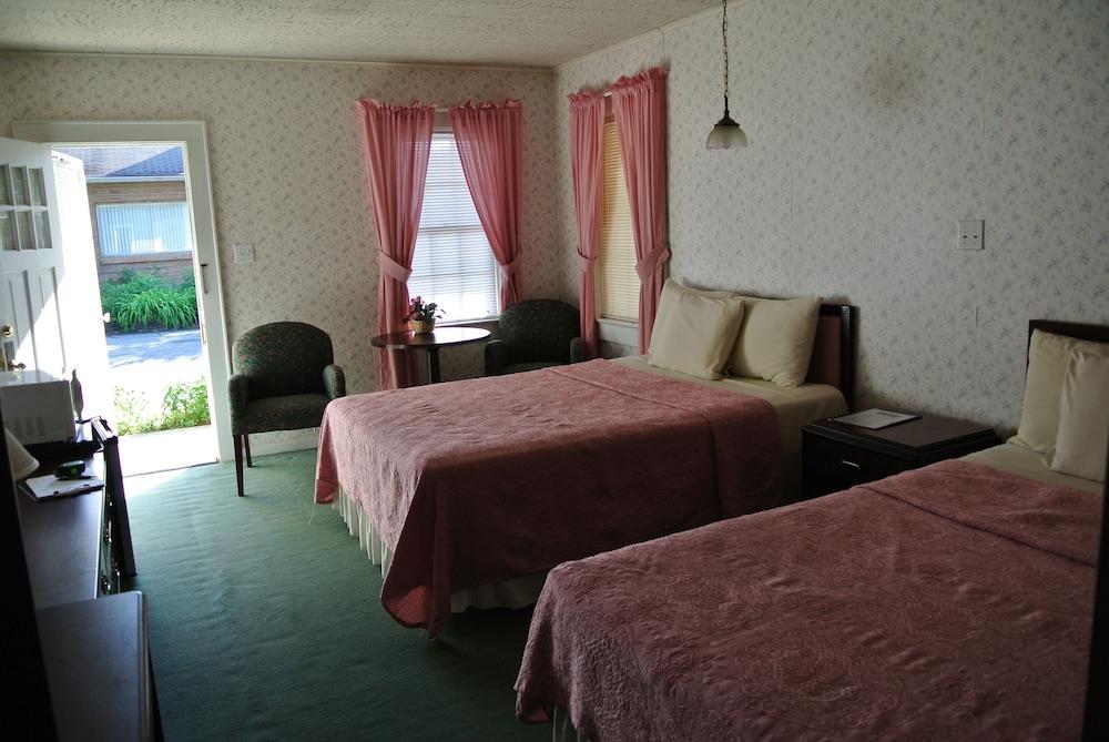 RoseWood Inn photo 54