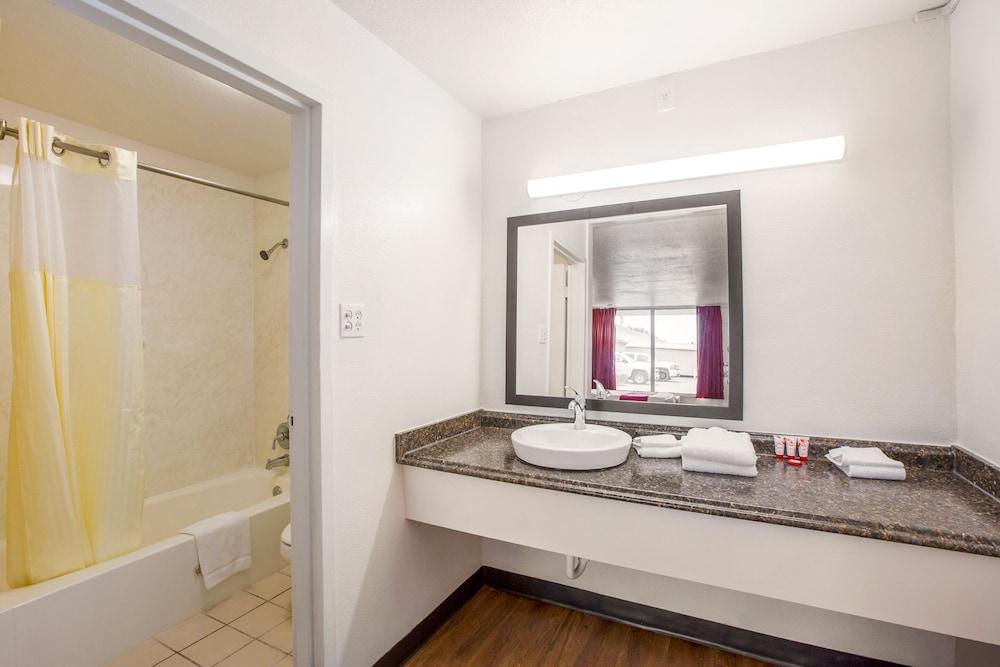 OYO Hotel Baton Rouge - Mead Rd Louisiana photo 51