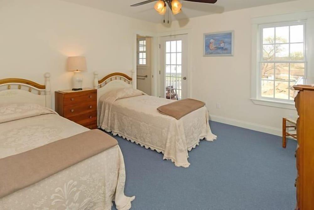 Moody's Motel & Cottages photo 41