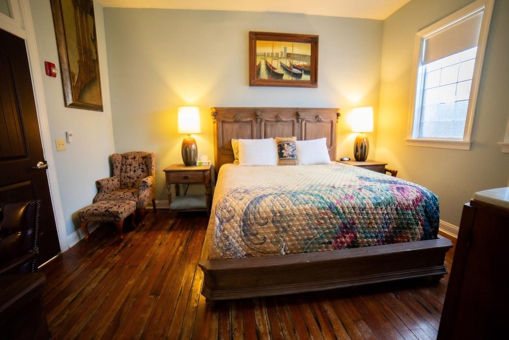Oak Tree Hotel photo 61