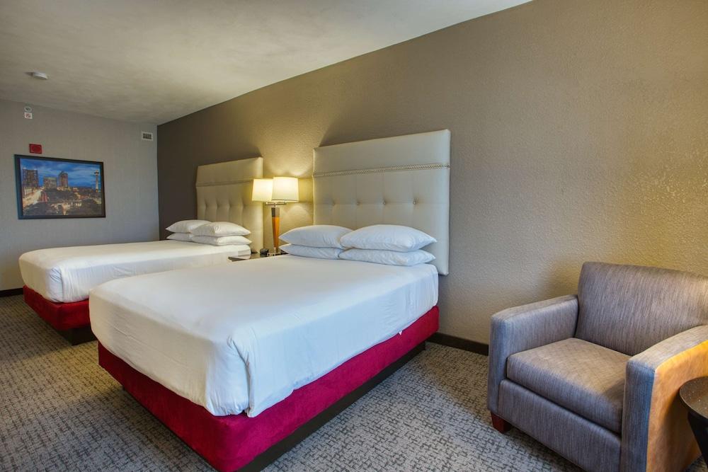 Drury Inn & Suites Near La Cantera Parkway photo 24