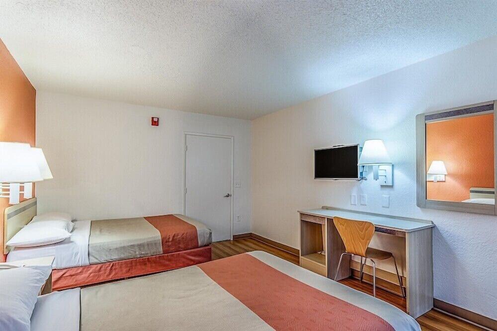Motel 6 Modesto CA photo 21