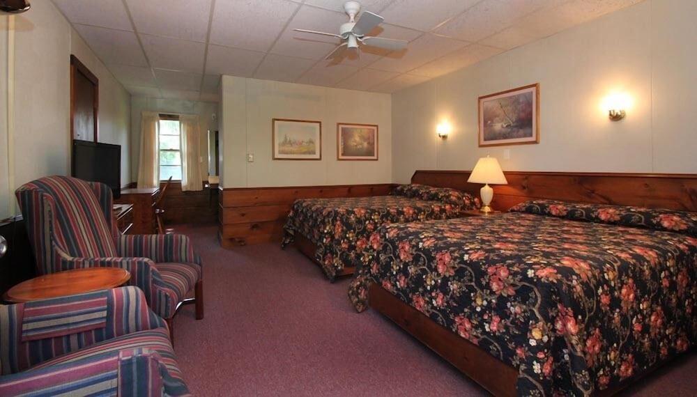 Holiday House Inn photo 17