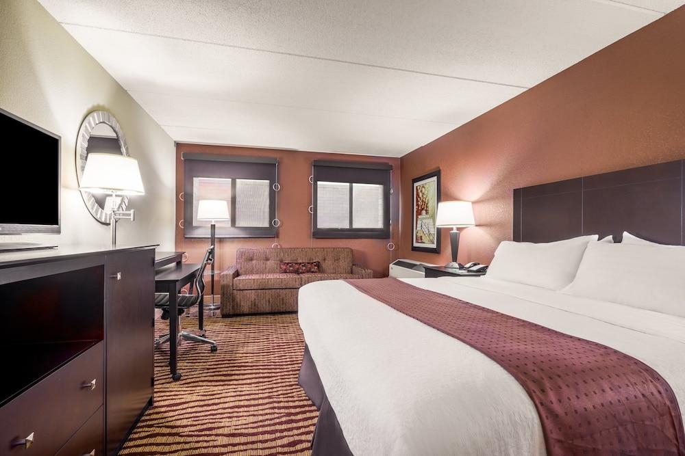 Holiday Inn Manitowoc by IHG photo 16