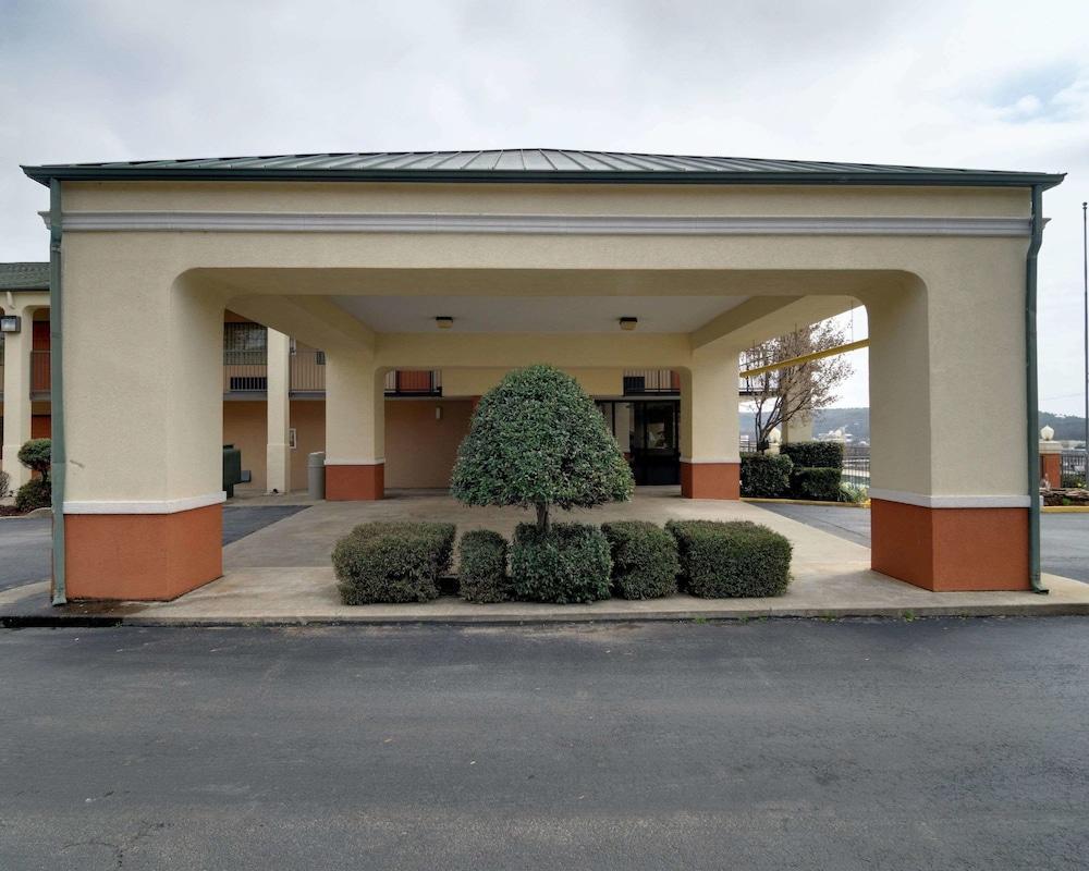 Quality Inn & Suites Clarksville photo 19