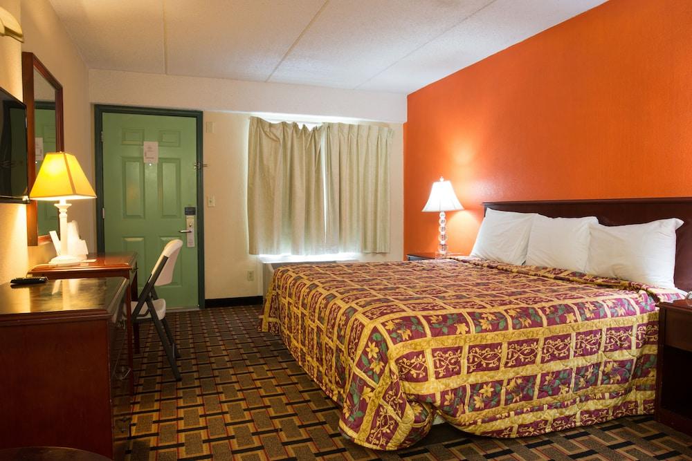 Budget Inn Cocoa photo 30