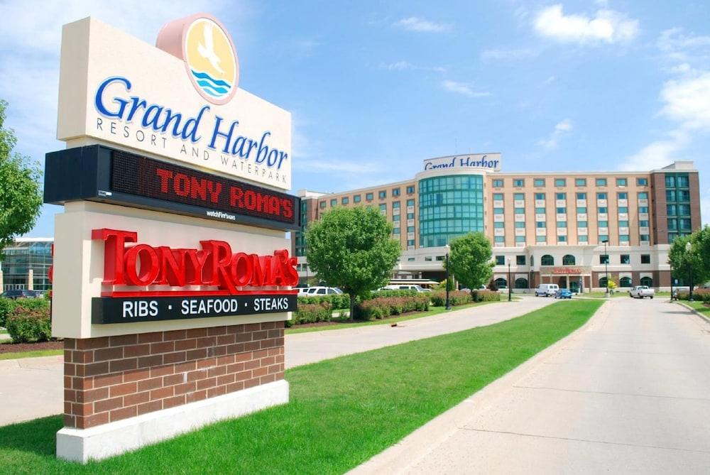 Grand Harbor Resort and Waterpark photo 39