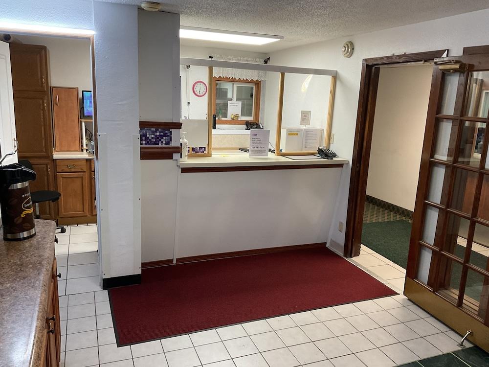 Budget Host Inn Buffalo photo 7