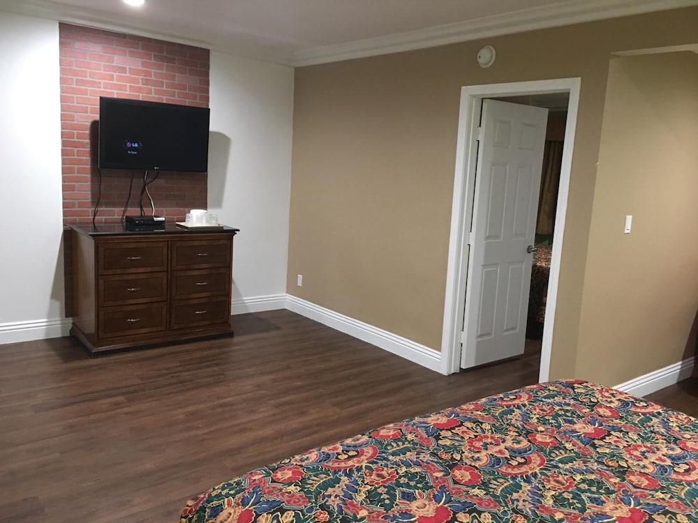 American Inn & Suites LAX photo 11