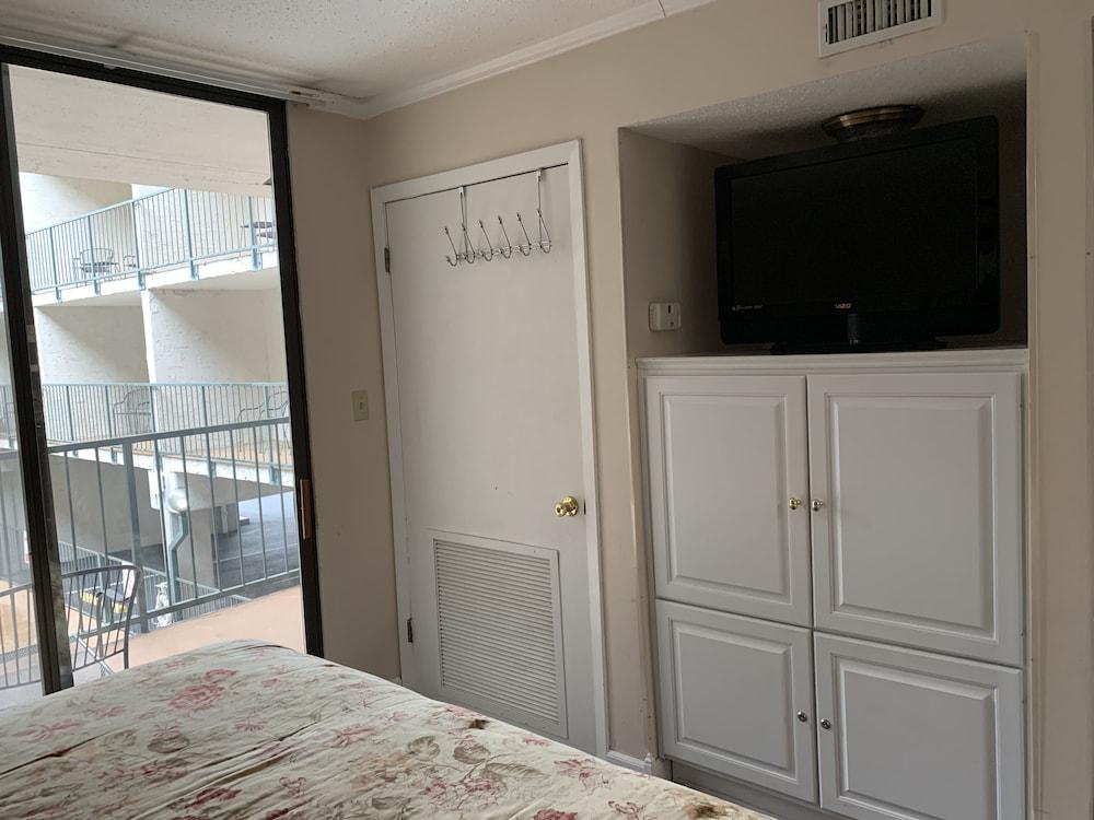 Oak Square Rentals photo 2