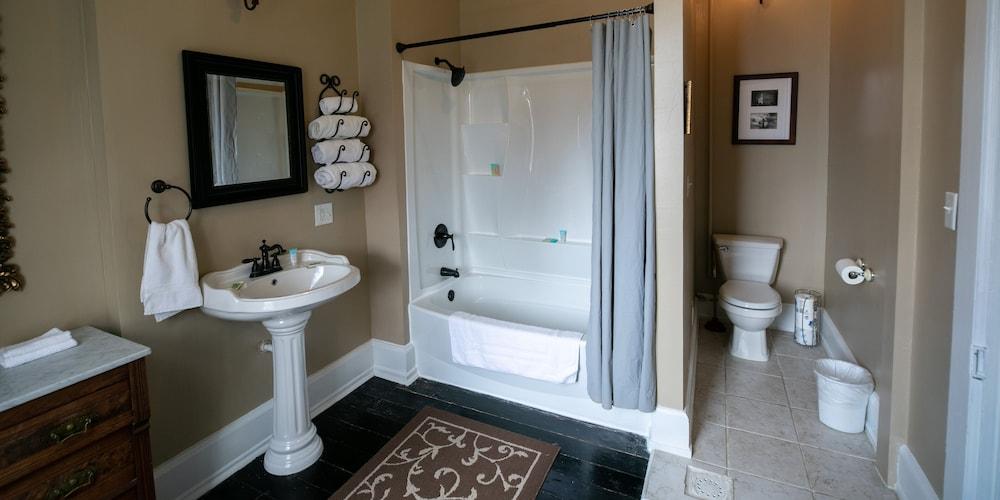 Nauvoo Temple House Hotel photo 64