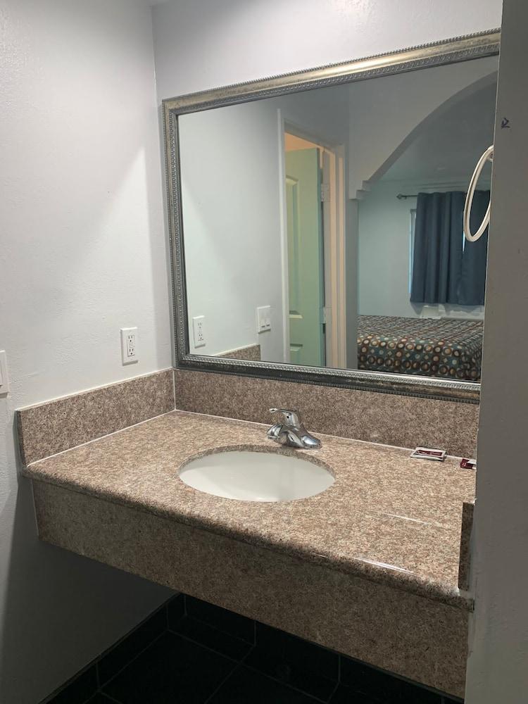 Budget Motel photo 9