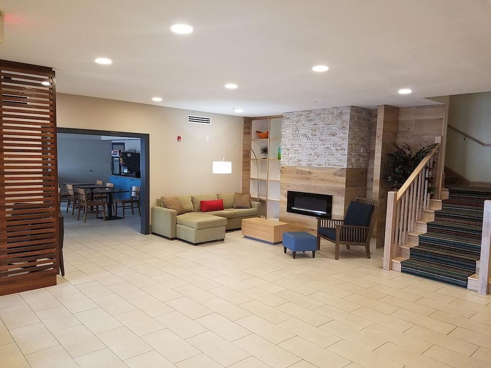 Country Inn & Suites by Radisson, Washington, D.C. East - Capitol Heights, MD photo 4