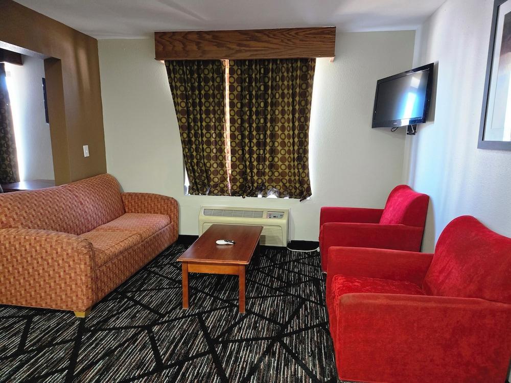 Town House Extended Stay Hotel Downtown photo 39