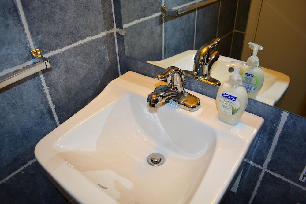 Veterans Park Hotel photo 10