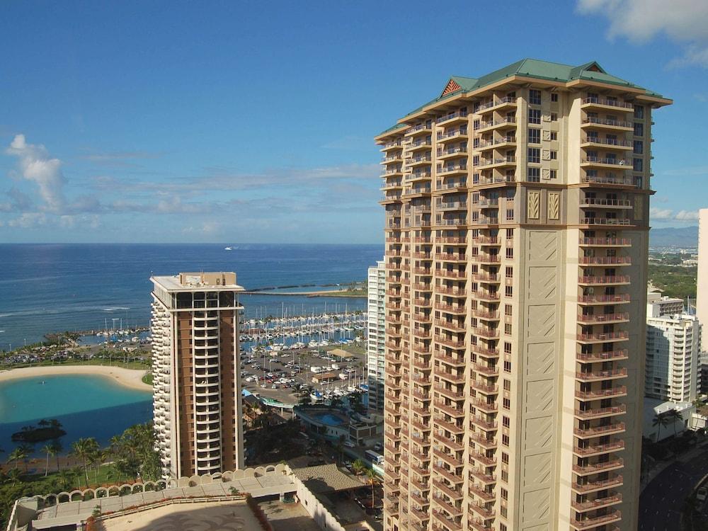 Hilton Grand Vacations Club Grand Waikikian Honolulu photo 1