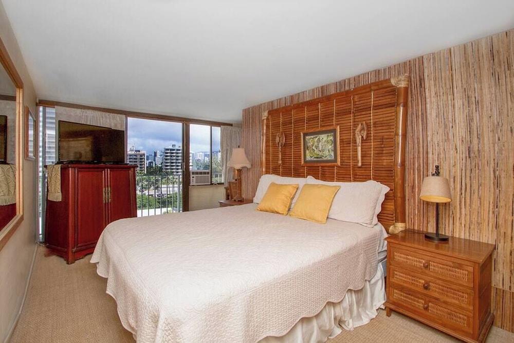 Diamond Head Beach Hotel photo 59