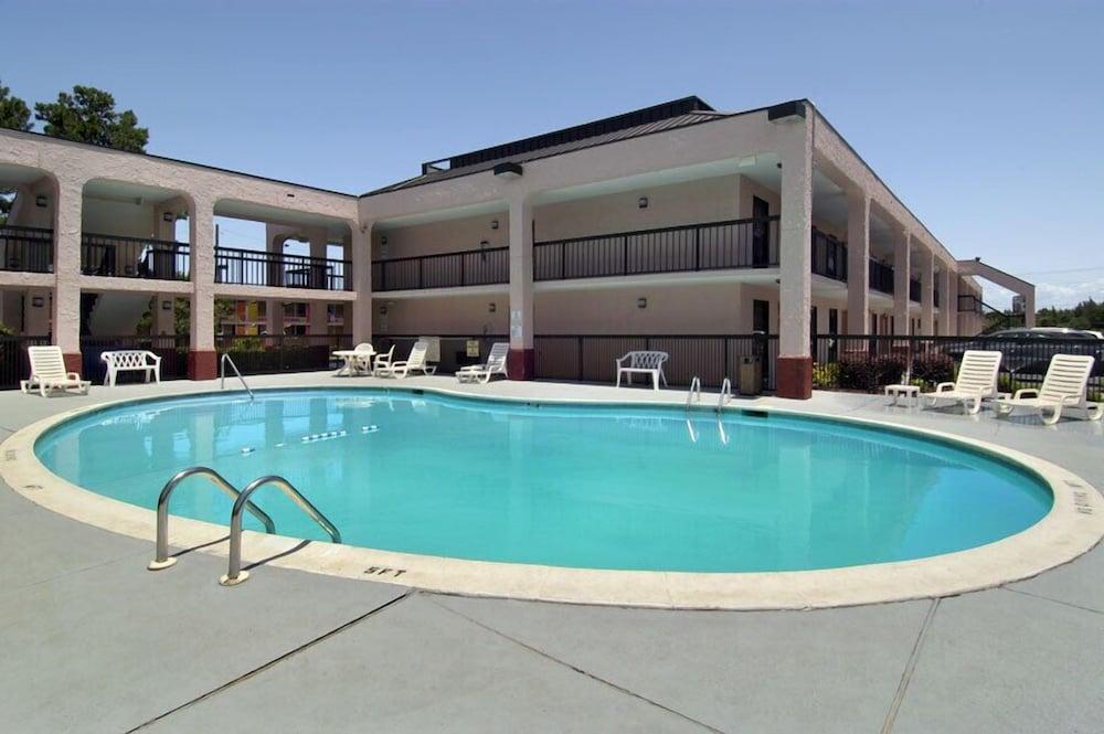 Baymont by Wyndham Mobile/ I-65 photo 17