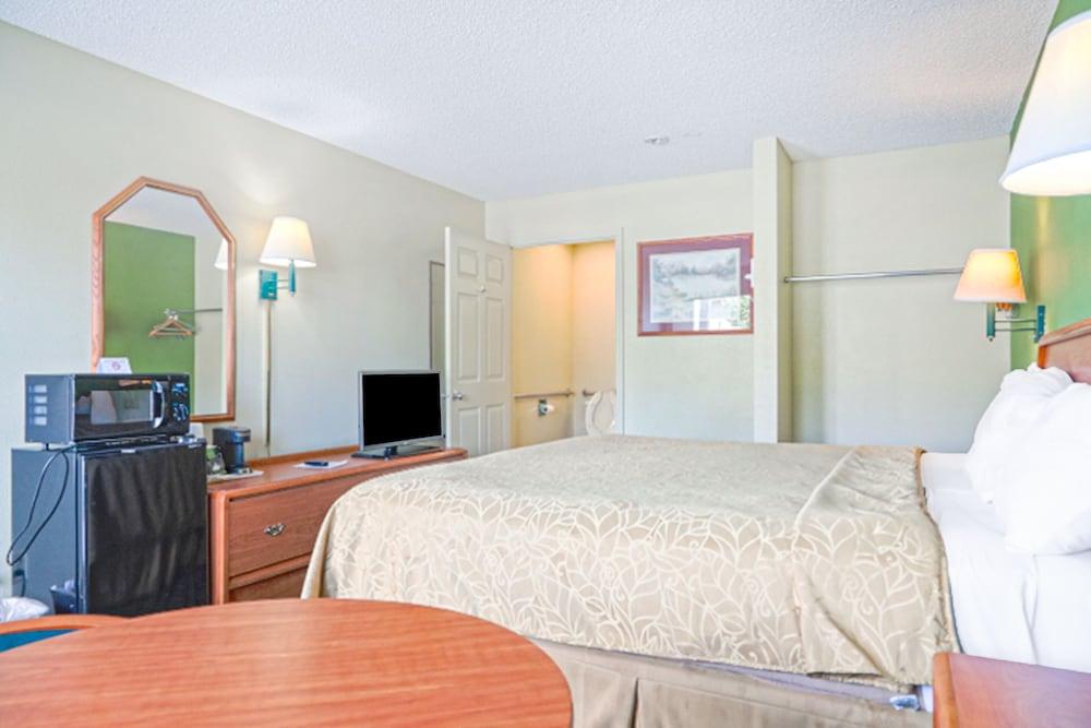 Economy Inn By OYO Ashburn photo 10