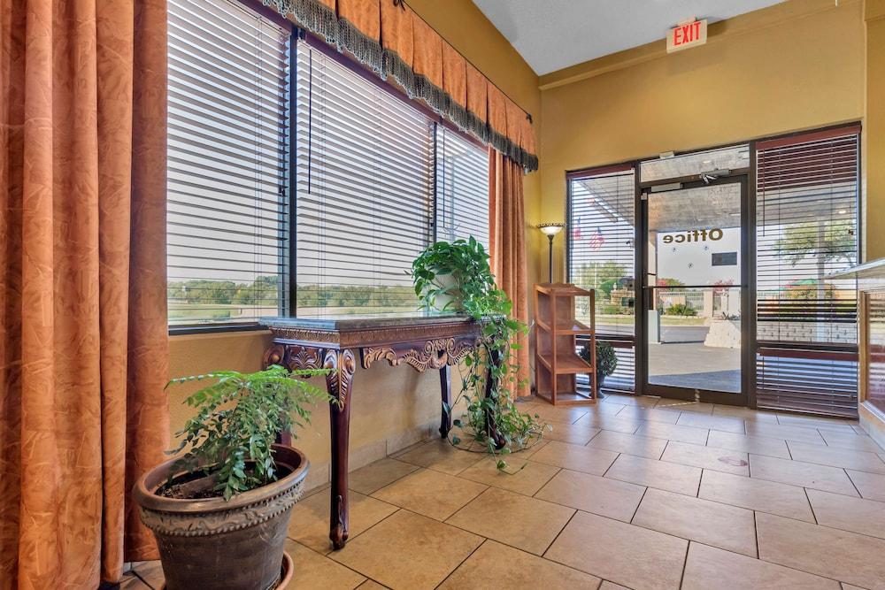 Best Western Taylor Inn photo 2