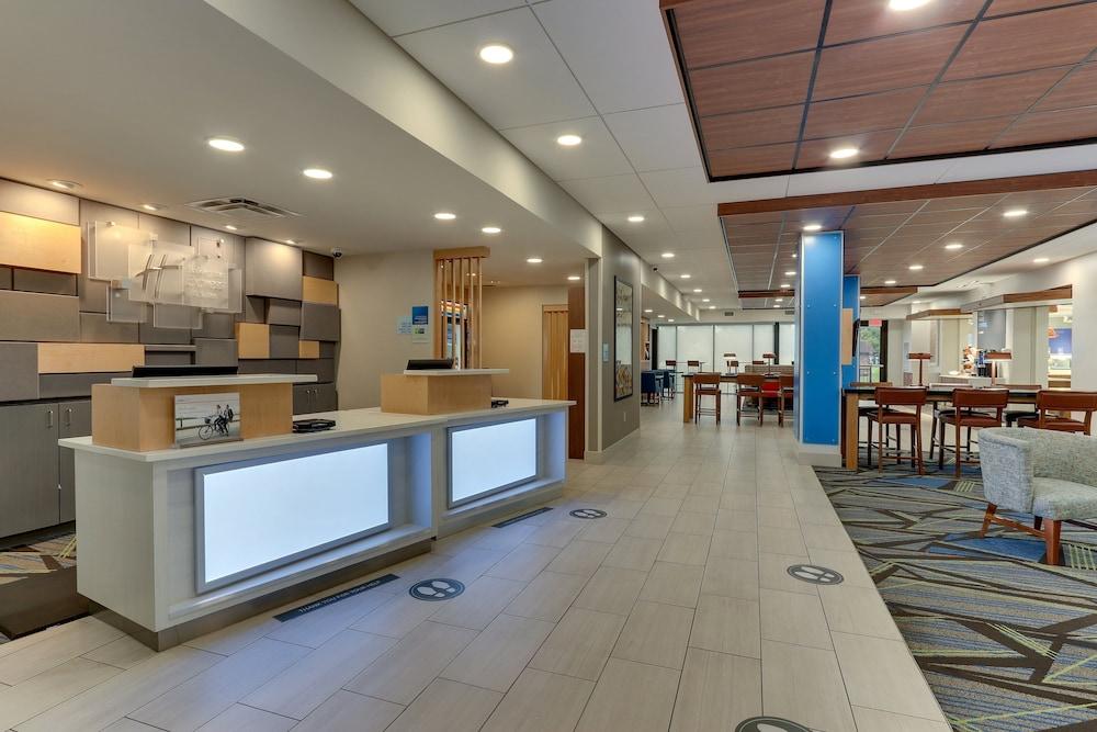 Holiday Inn Express & Suites Troy by IHG photo 64