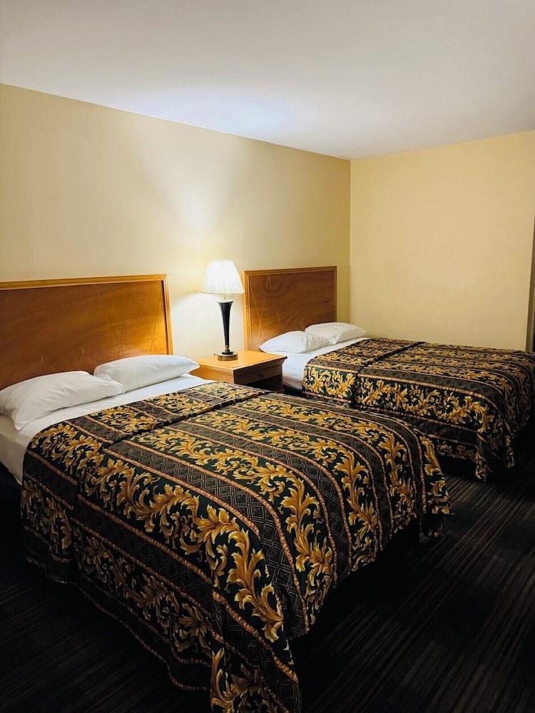 EXECUTIVE INN photo 6
