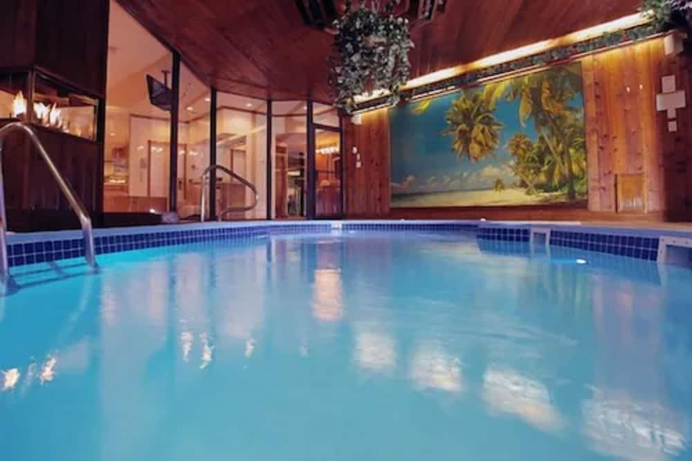 Sybaris Pool Suites Mequon photo 62