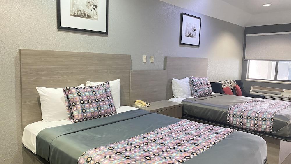 Island Suites photo 16