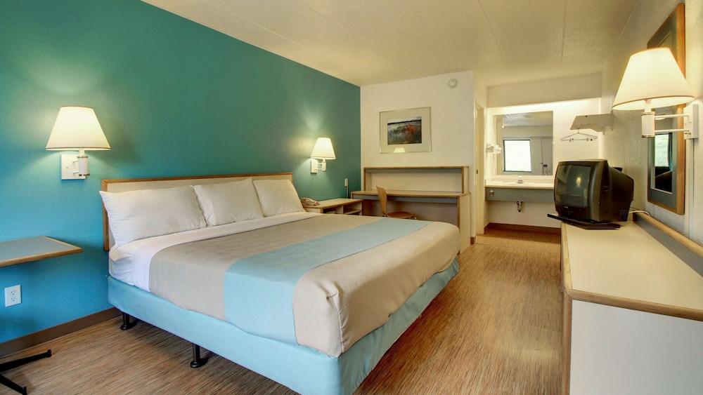 Motel 6 Cedar Rapids, IA photo 7