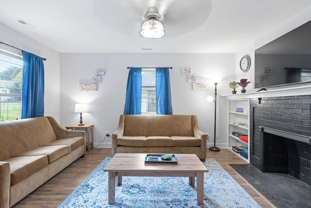 Trendy at Hoyt Two Homes photo 26
